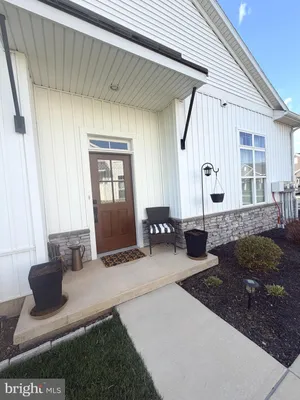 Property Slideshow image 3 of 20 | 797 aurora dr, Mechanicsburg, PA, 17055