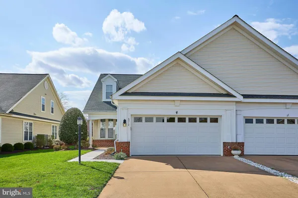 Property Slideshow image 2 of 45 | 6318 retriever ln, Gainesville, VA, 20155