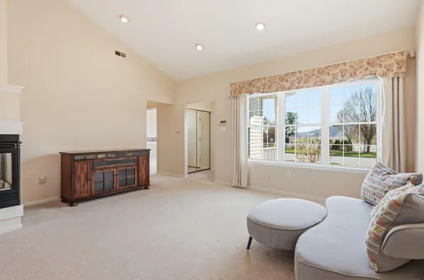 Property Slideshow image 3 of 26 | 104 trellis ln, Sewell, NJ, 08080