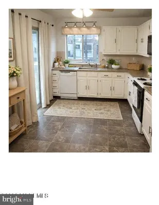 Property Slideshow image 3 of 4 | 655 pulham ct a, Manchester Township, NJ, 08759