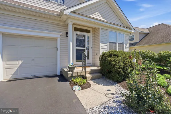 Property Slideshow image 3 of 40 | 32 tupelo ln, Langhorne, PA, 19047