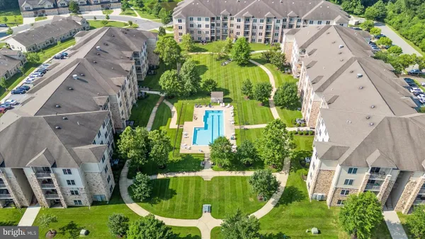 Property Slideshow image 3 of 24 | 3000 fountainview cir 3203, Newark, DE, 19713