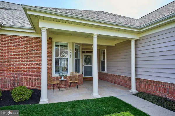 Property Slideshow image 3 of 54 | 6907 broadleaf ter, Gainesville, VA, 20155