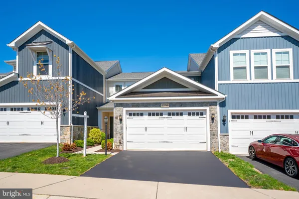 Property Slideshow image 3 of 48 | 23716 september sun sq, Ashburn, VA, 20148