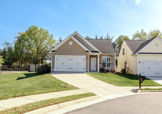 Property Slideshow image 2 of 46 | 5700 spring arbor cir, Fredericksburg, VA, 22407