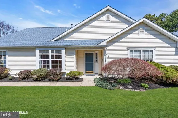 Property Slideshow image 2 of 26 | 2621 meadow lake dr, Toms River, NJ, 08755
