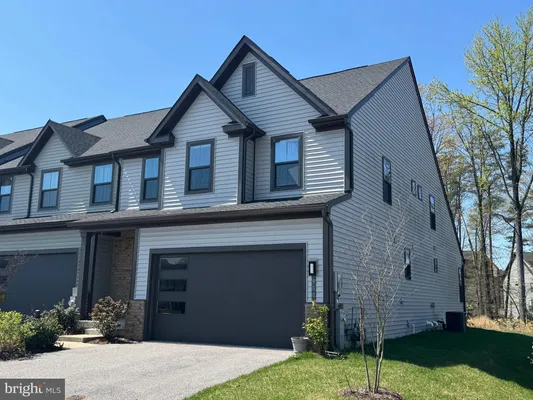 Property Slideshow image 2 of 56 | 900 sankofa rd, Glen Burnie, MD, 21060