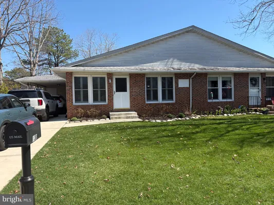 Property Slideshow image 2 of 32 | 13 walnut rd b, Manahawkin, NJ, 08050