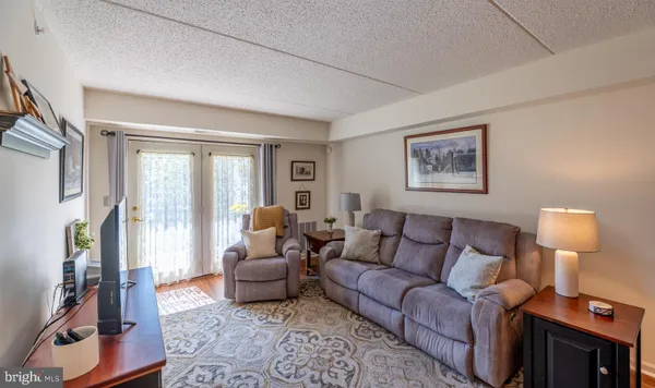 Property Slideshow image 3 of 40 | 305 brandon rd, Norristown, PA, 19403