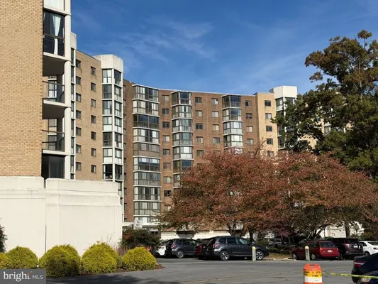 Property Slideshow image 3 of 23 | 15101 interlachen dr 1-124, Silver Spring, MD, 20906