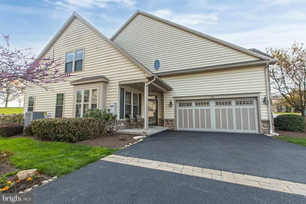 Property Slideshow image 2 of 30 | 410 laurel ridge path, Cochranville, PA, 19330