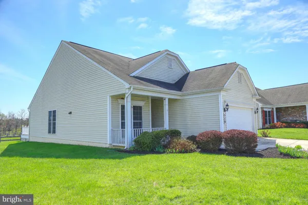 Property Slideshow image 2 of 4 | 518 clubside dr 240, Taneytown, MD, 21787