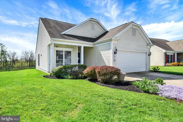 Property Slideshow image 2 of 27 | 518 clubside dr 240, Taneytown, MD, 21787