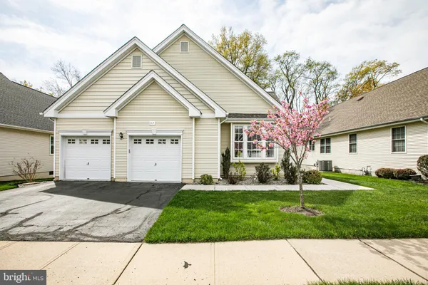 Property Slideshow image 2 of 35 | 37 bear meade dr, Hamilton, NJ, 08691