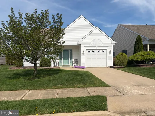 Property Slideshow image 2 of 3 | 73 wagon wheel ln, Columbus, NJ, 08022