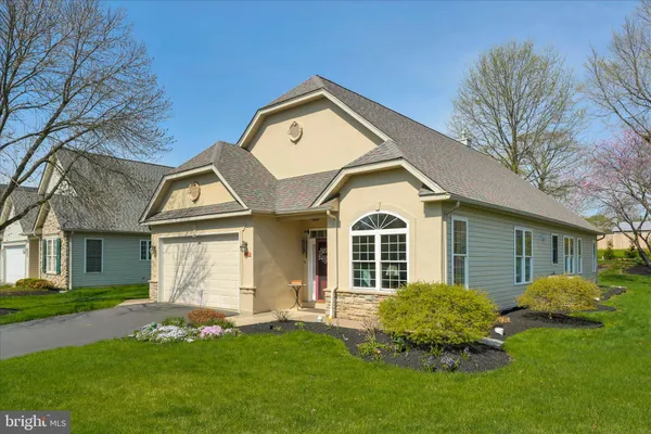 Property Slideshow image 2 of 41 | 300 westminster ln, Souderton, PA, 18964