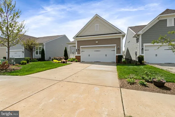 Property Slideshow image 3 of 75 | 5 mcquarie dr, Fredericksburg, VA, 22406