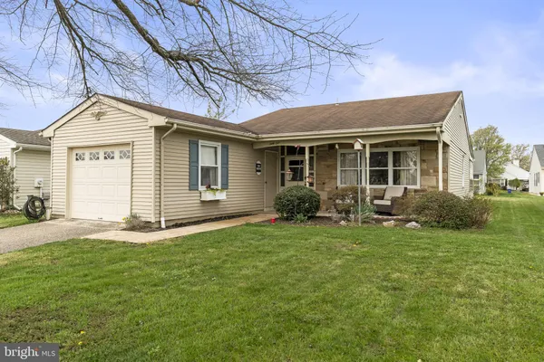 Property Slideshow image 2 of 30 | 61 chatham pl, Southampton, NJ, 08088