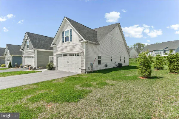 Property Slideshow image 3 of 33 | 620 thomas penn dr, West Grove, PA, 19390