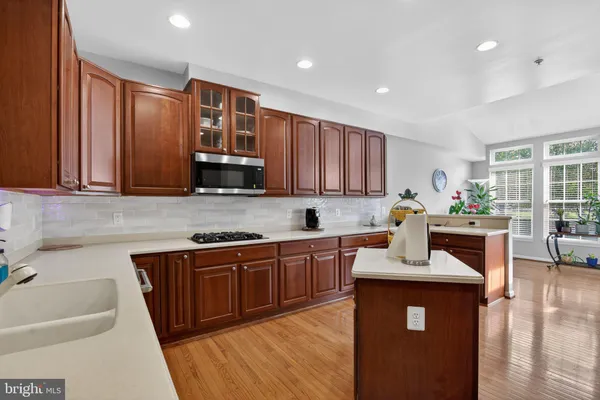 Property Slideshow image 3 of 15 | 6715 holly farm ln, Warrenton, VA, 20187