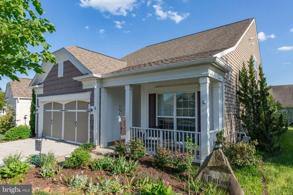 Property Slideshow image 3 of 52 | 6 whaleback ln, Fredericksburg, VA, 22406