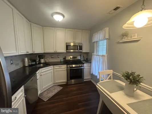 Property Slideshow image 2 of 4 | 76 grandview dr, Ivyland, PA, 18974