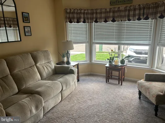 Property Slideshow image 3 of 4 | 76 grandview dr, Ivyland, PA, 18974