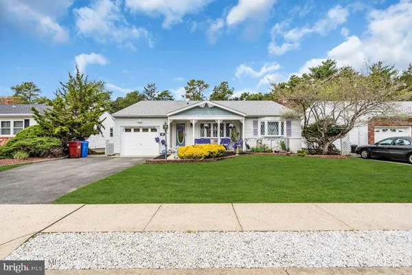 Property Slideshow image 3 of 44 | 17 sheepshead dr, Toms River, NJ, 08757