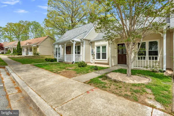 Property Slideshow image 2 of 37 | 928 riversedge cir, Annapolis, MD, 21401