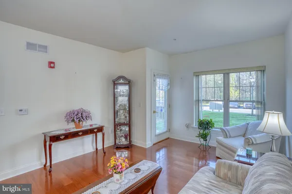 Property Slideshow image 3 of 22 | 2000 fountainview cir 2111, Newark, DE, 19713