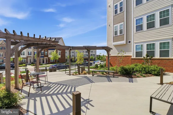 Property Slideshow image 3 of 32 | 700 mount airy ter 301, Leesburg, VA, 20176