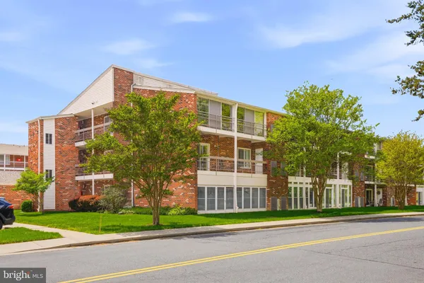 Property Slideshow image 2 of 30 | 3501 forest edge dr 14-2g, Silver Spring, MD, 20906