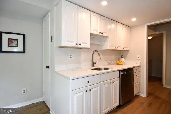 Property Slideshow image 2 of 39 | 15300 beaverbrook ct 88-2h, Silver Spring, MD, 20906