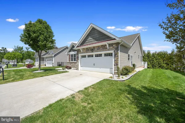 Property Slideshow image 2 of 29 | 130 claystone dr, Dover, DE, 19901