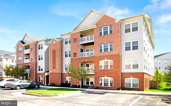 Property Slideshow image 3 of 12 | 8270 stone crop dr h, Ellicott City, MD, 21043