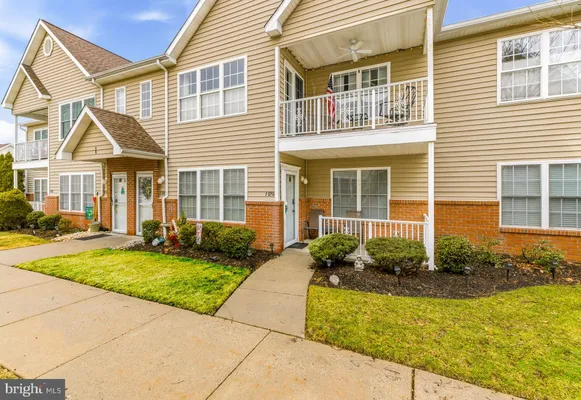 Property Slideshow image 2 of 14 | 129 pristine pl i, Sewell, NJ, 08080