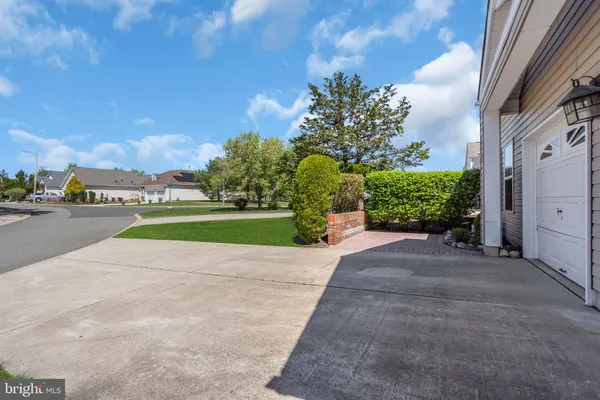 Property Slideshow image 3 of 33 | 65 summerhill dr, Manahawkin, NJ, 08050