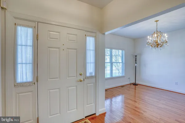 Property Slideshow image 3 of 32 | 29 devalinder dr, Newark, DE, 19702