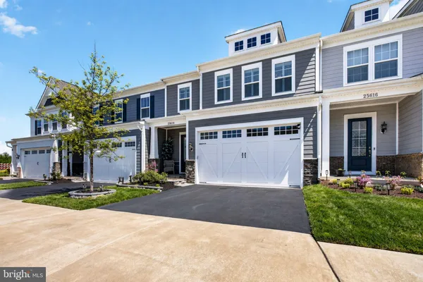 Property Slideshow image 2 of 34 | 25614 preston park ter, Chantilly, VA, 20152