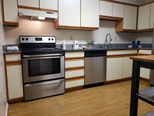 Property Slideshow image 3 of 39 | 15100 interlachen dr 4-520, Silver Spring, MD, 20906