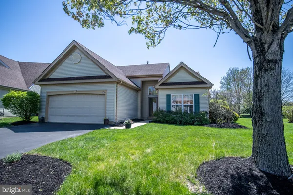 Property Slideshow image 3 of 36 | 135 s founders ct, Warrington, PA, 18976