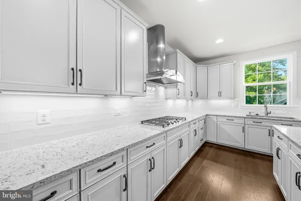 Property Slideshow image 3 of 53 | 7753 belvale dr, Alexandria, VA, 22315