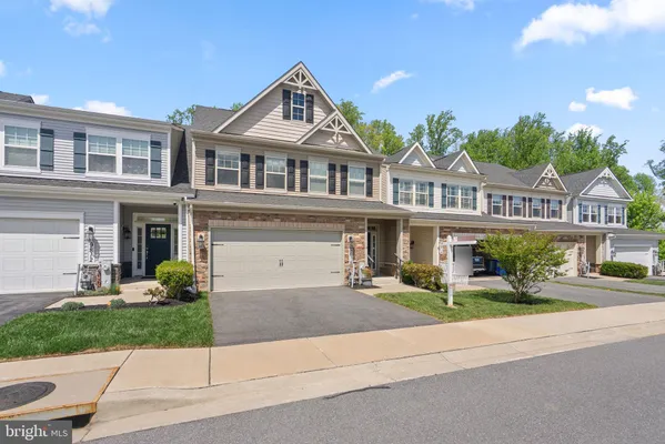 Property Slideshow image 2 of 47 | 9814 wilderness ln, Laurel, MD, 20723