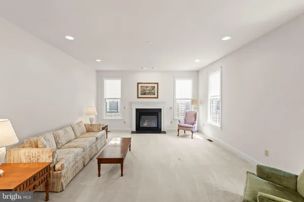 Property Slideshow image 3 of 43 | 152 harvest ridge dr, Winchester, VA, 22601