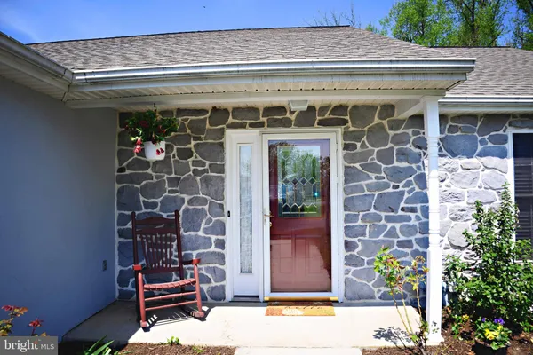 Property Slideshow image 3 of 28 | 613 blueberry ln, Lebanon, PA, 17046