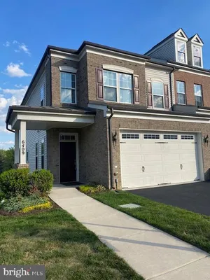 Property Slideshow image 2 of 3 | 6409 beatles ln 8, Alexandria, VA, 22310