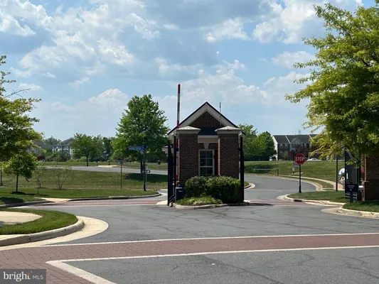 Property Slideshow image 3 of 9 | 44605 york crest ter 300, Ashburn, VA, 20147