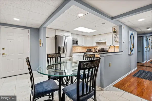Property Slideshow image 3 of 52 | 8204 centennial sta 820, Warminster, PA, 18974