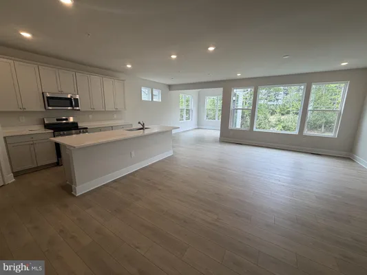 Property Slideshow image 3 of 5 | 10071 shenandoah ln, White Plains, MD, 20695