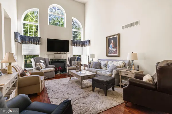 Property Slideshow image 3 of 26 | 617 n settlers cir, Warrington, PA, 18976